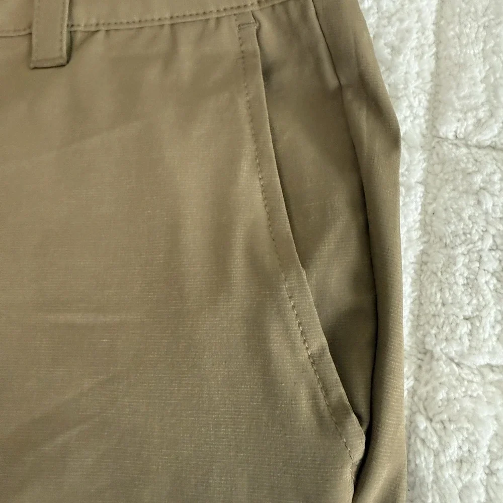 New Banana Republic Beige Comfort Stretch Shorts 40 Wicking Waist Athleisure